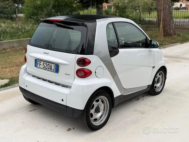 Smart Fortwo 2012 photo 4