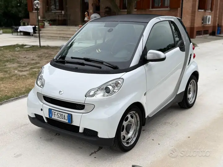 Smart Fortwo 2012 photo 2