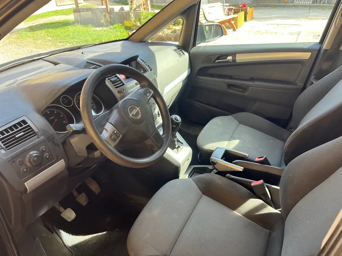 Opel Zafira 2006 photo 2