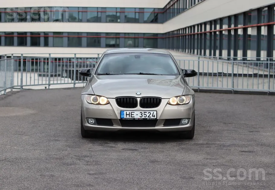 BMW 325I 2008 photo 2