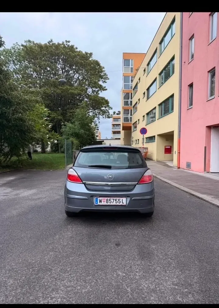 Opel Astra 2006 photo 2