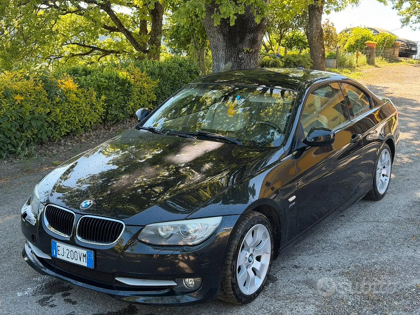 BMW 3 Series 2011 photo 2