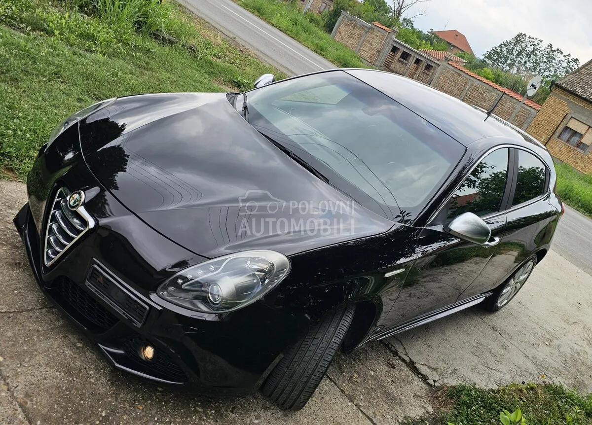 Alfa Romeo Giulietta 2012 photo 3