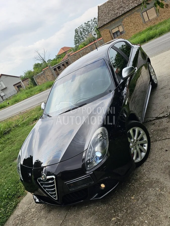Alfa Romeo Giulietta 2012 photo 5