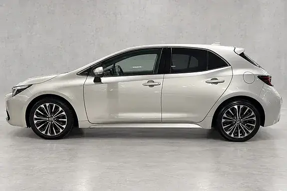 Toyota Corolla 2023 photo 2