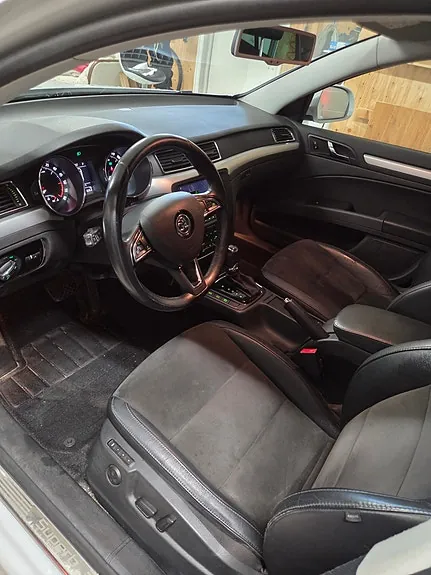 Skoda Superb 2015 photo 5