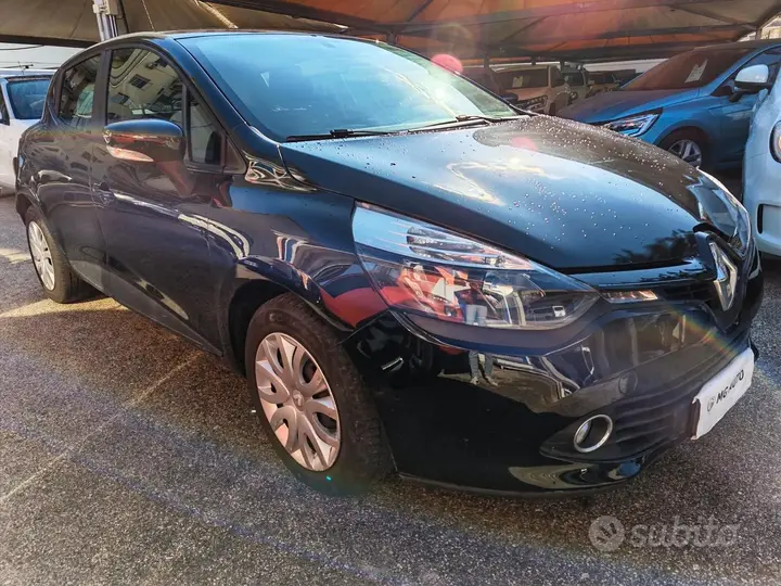 Renault Clio 2014 photo 2