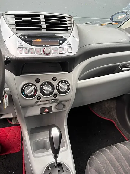 Nissan Pixo 2009 photo 4