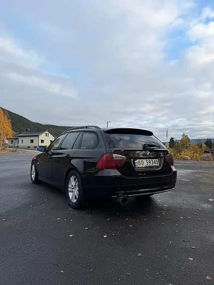 BMW 318D 2008 photo 4