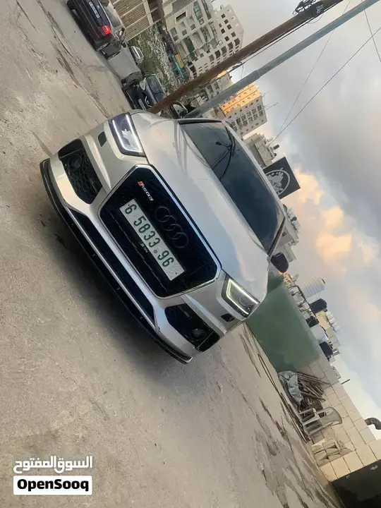 Audi Q3 2012 photo 2