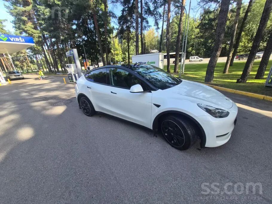 Tesla Model Y 2024 photo 2