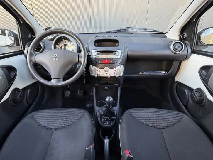 Peugeot 107 2012 photo 2