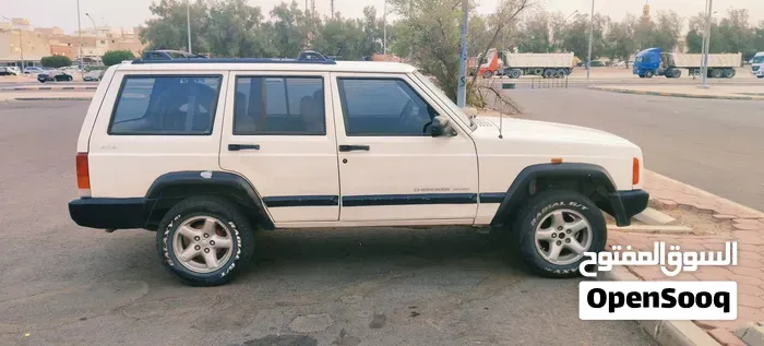 Jeep Cherokee 1999 photo 2