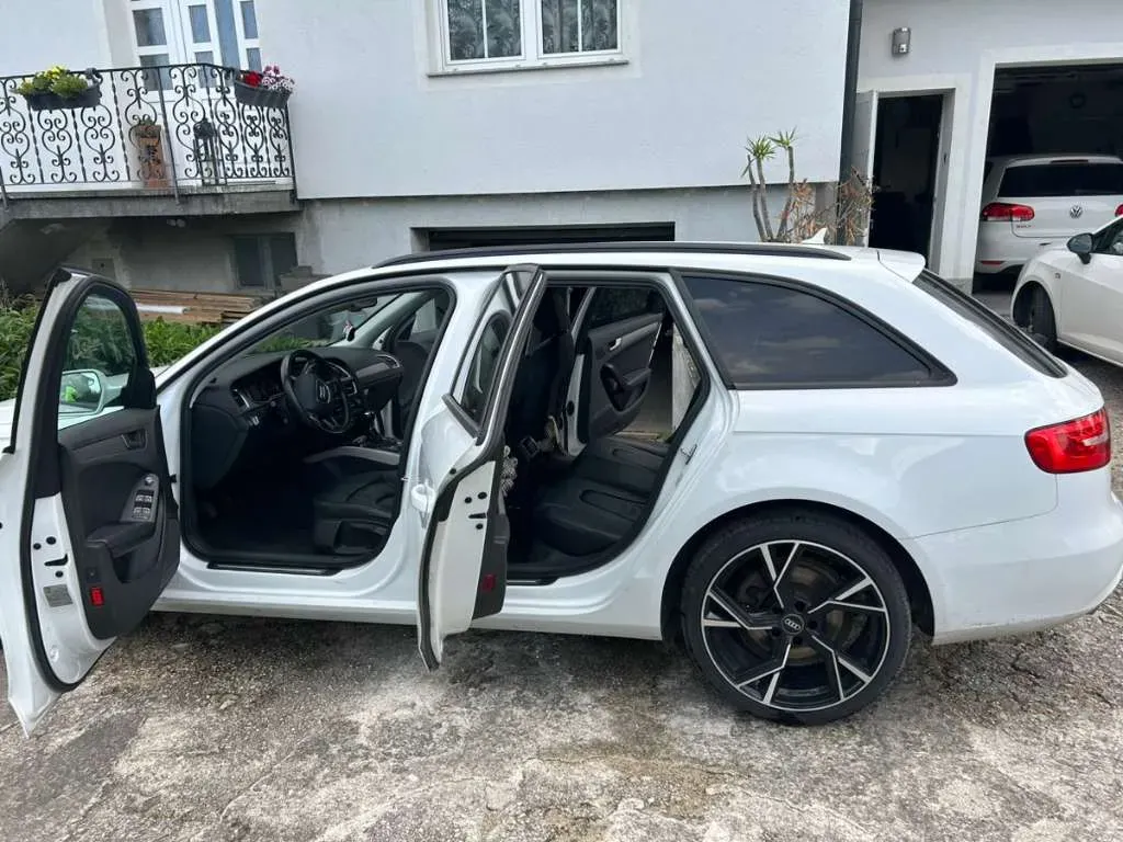 Audi A4 Avant 2014 photo 2