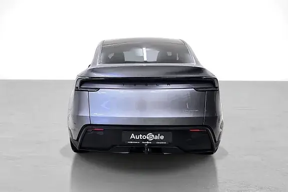 Tesla Model Y 2026 photo 5