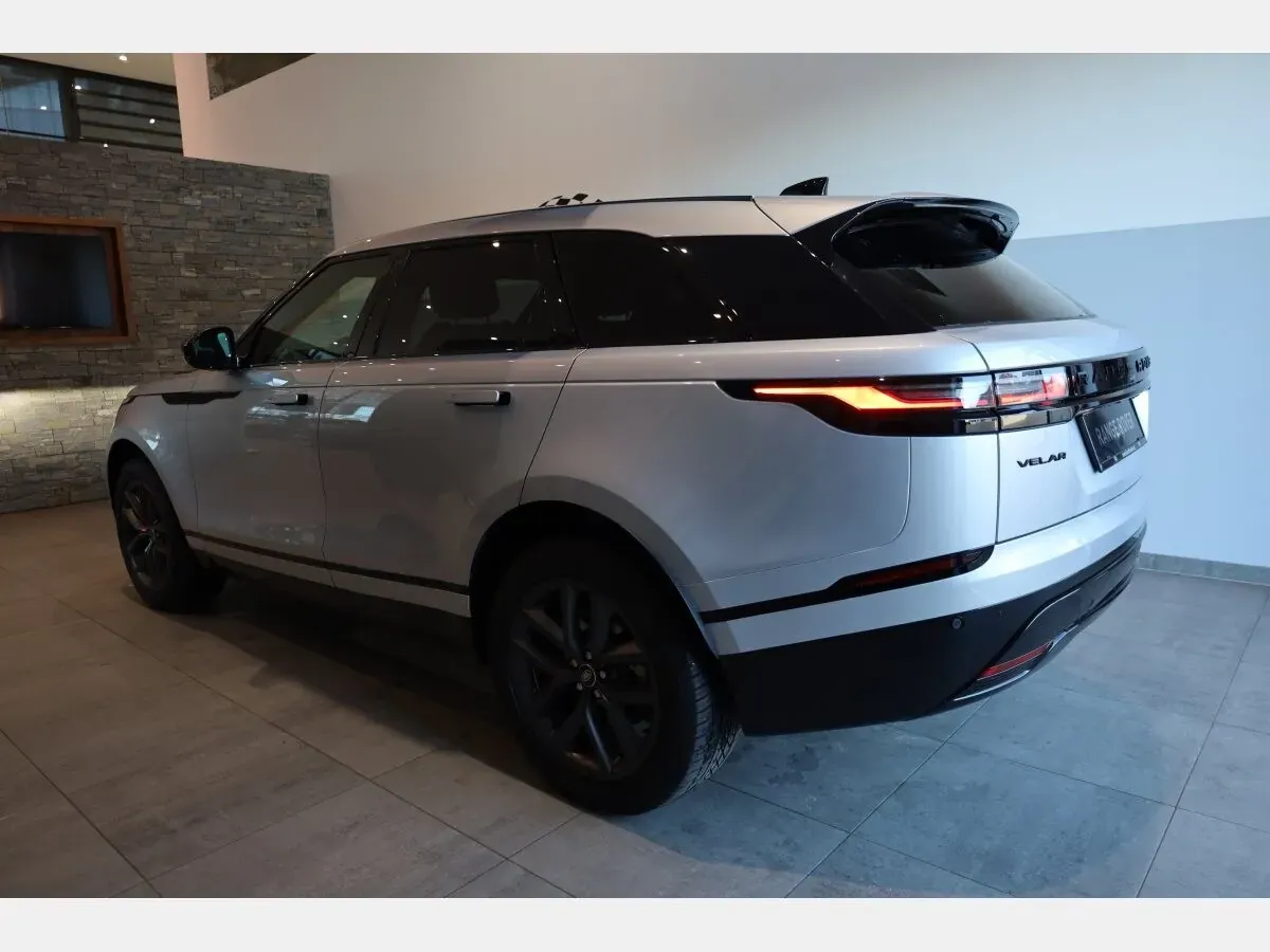 Land Rover Range Rover Velar 2024 photo 3