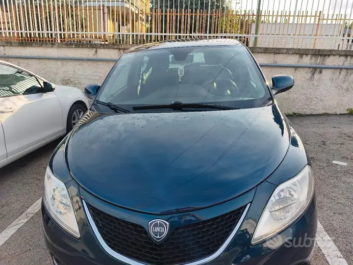 Lancia Ypsilon 2015 photo 2