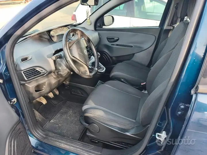 Lancia Ypsilon 2015 photo 3