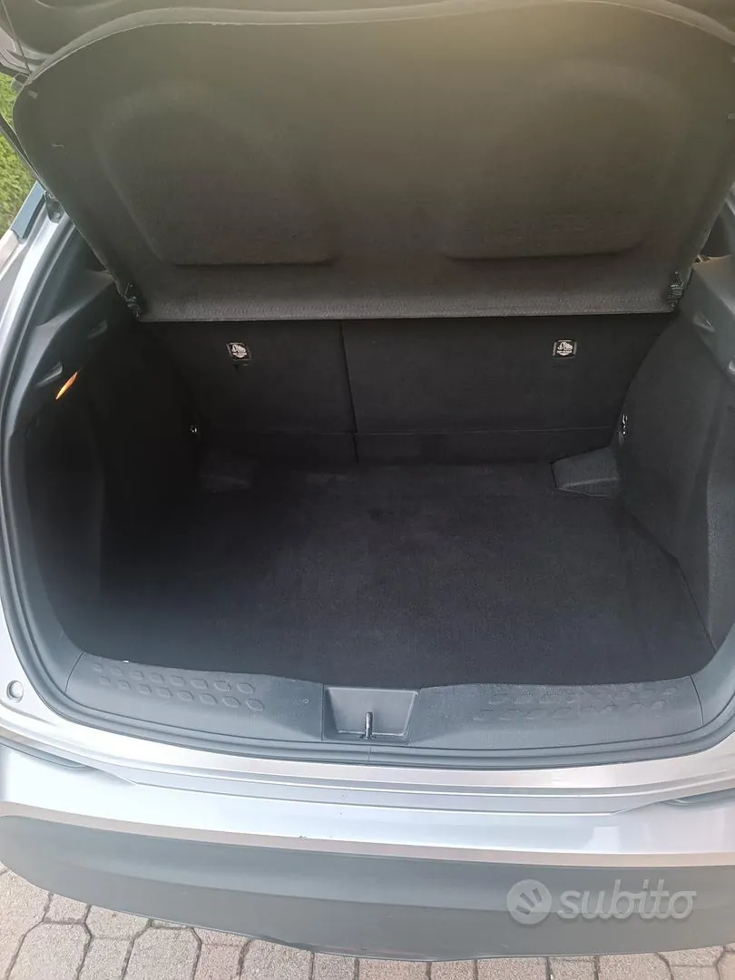 Toyota C-Hr 2018 photo 3