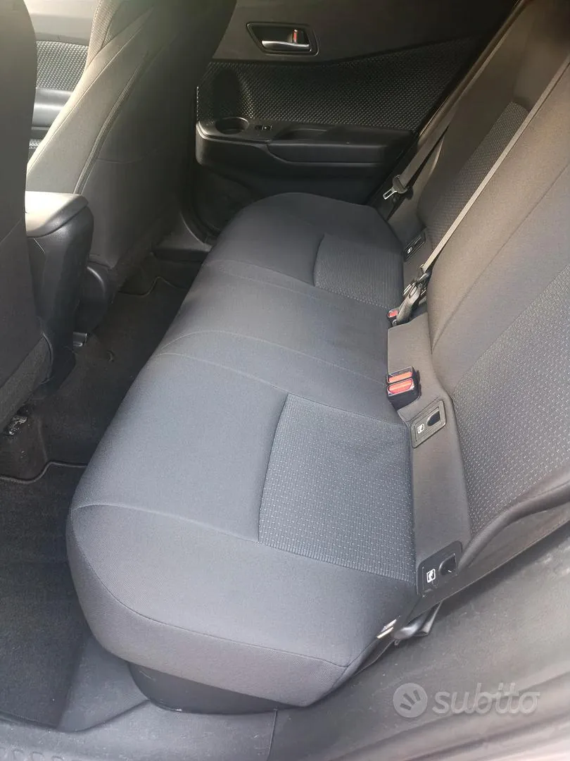 Toyota C-Hr 2018 photo 4
