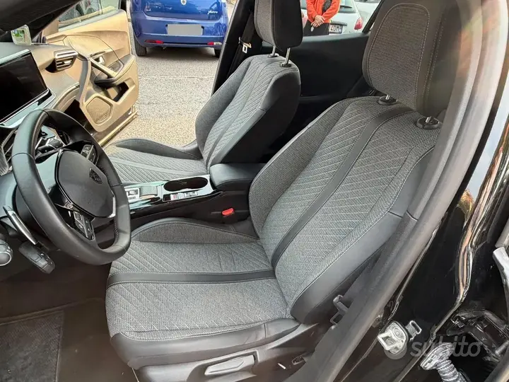 Peugeot 2008 2024 photo 5