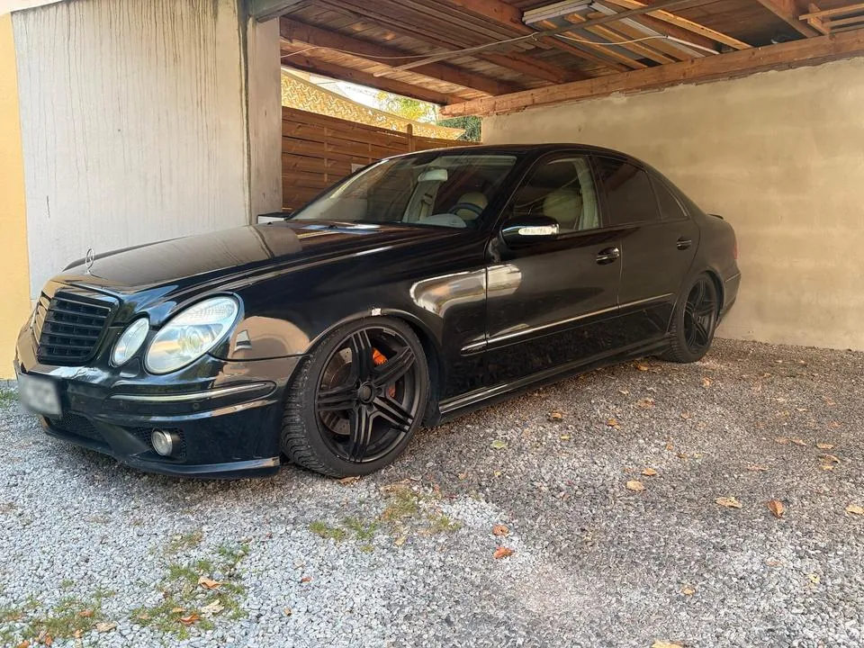 Mercedes-Benz E500 W211