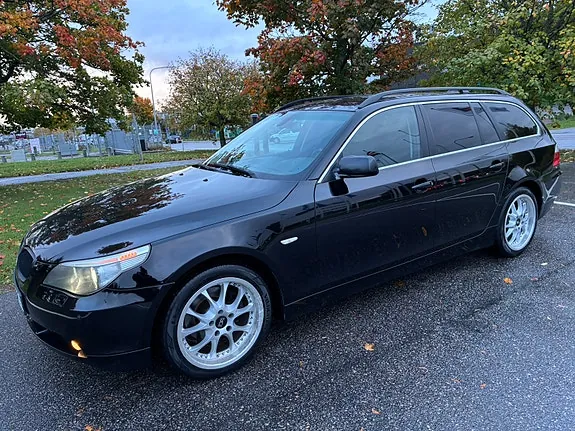 BMW 523I