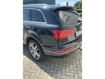 Audi Q7 2010 photo 2