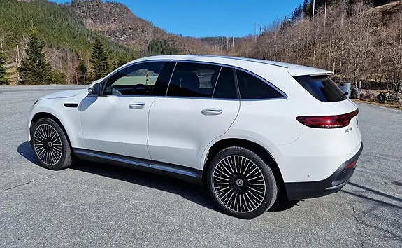 Mercedes-Benz Eqc400