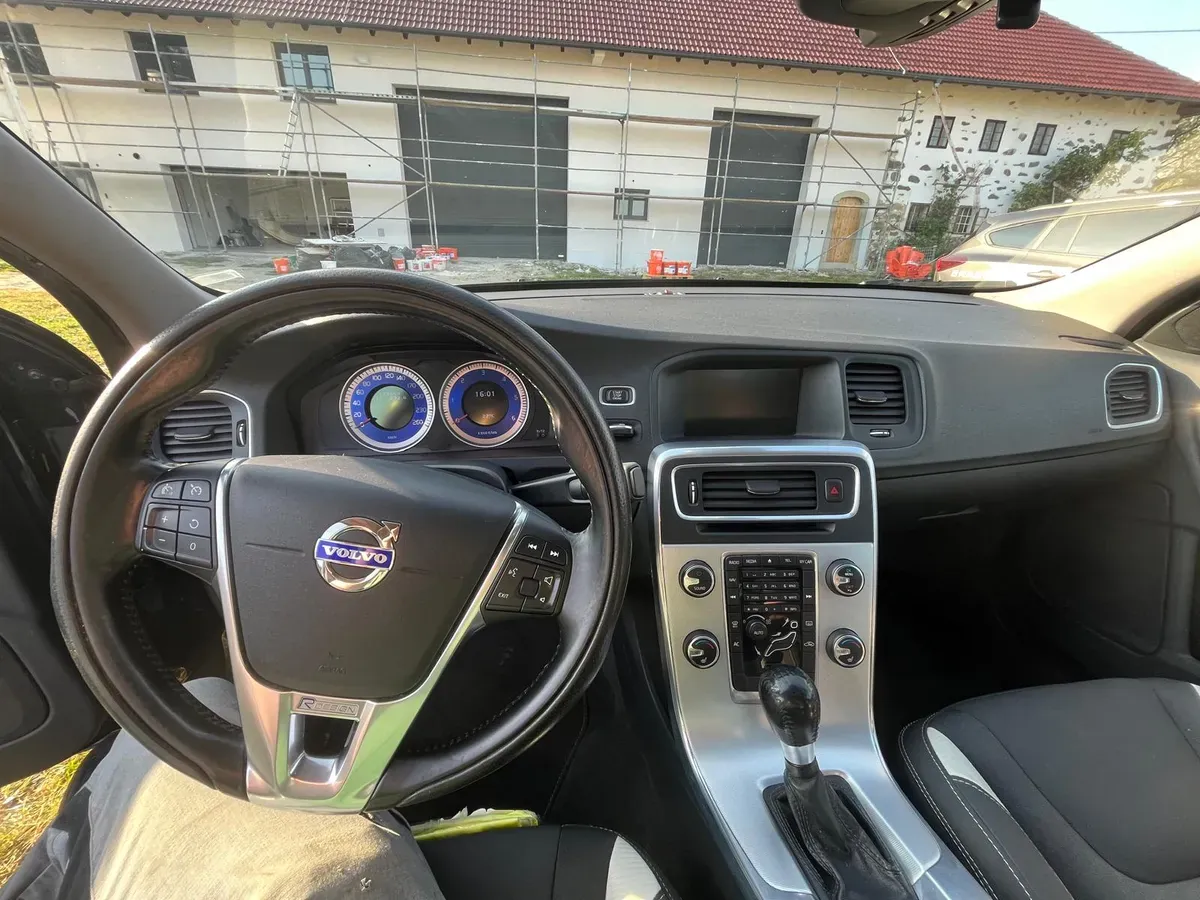 Volvo S60 2011 photo 3