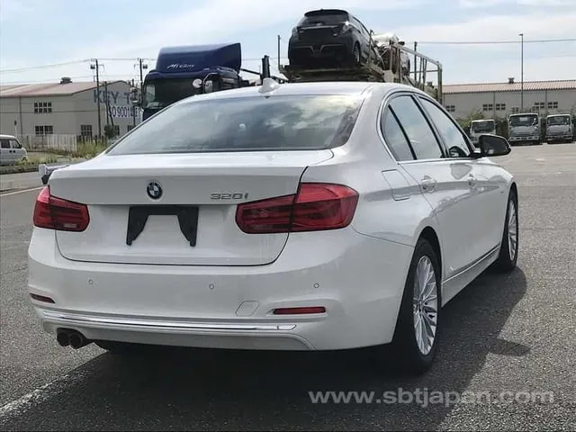 BMW 3 Series 2016 photo 4