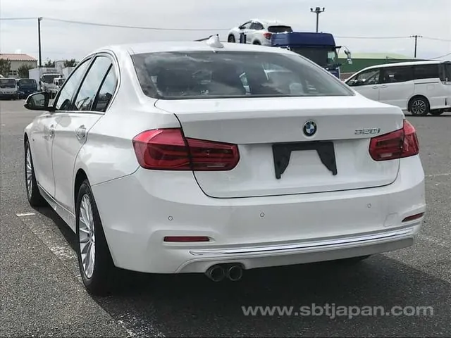 BMW 3 Series 2016 photo 3