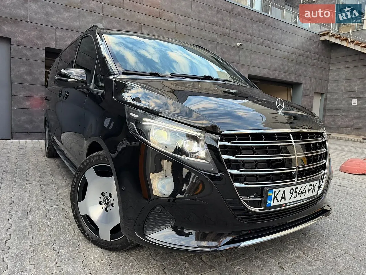 Mercedes-Benz V-Class 2025 photo 3