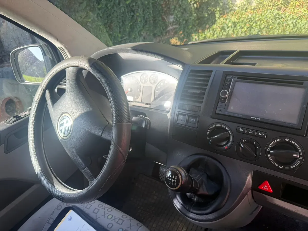 Volkswagen Caravelle 2005 photo 2