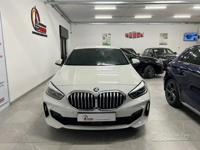 BMW 118 2023 photo 2