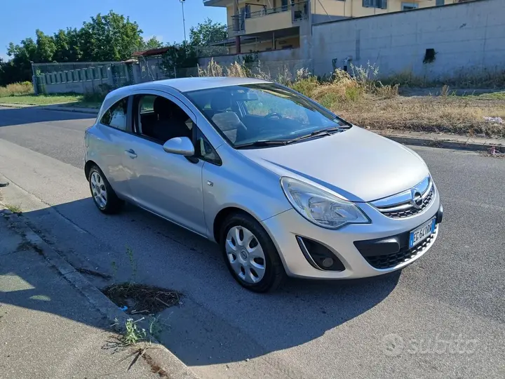 Opel Corsa 2011 photo 2
