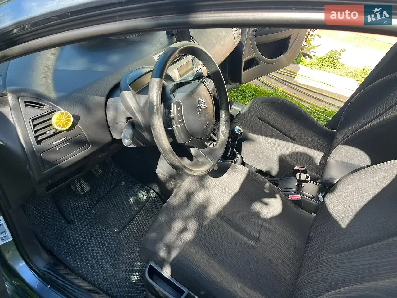 Citroen C4 2008 photo 3
