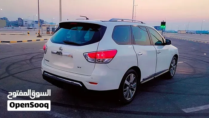 Nissan Pathfinder 2014 photo 2