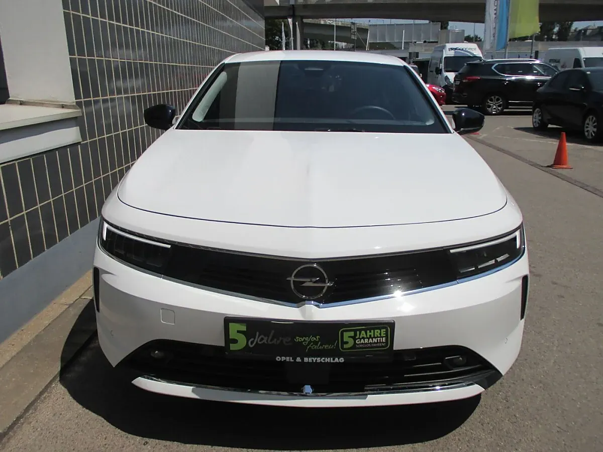 Opel Astra 2023 photo 3