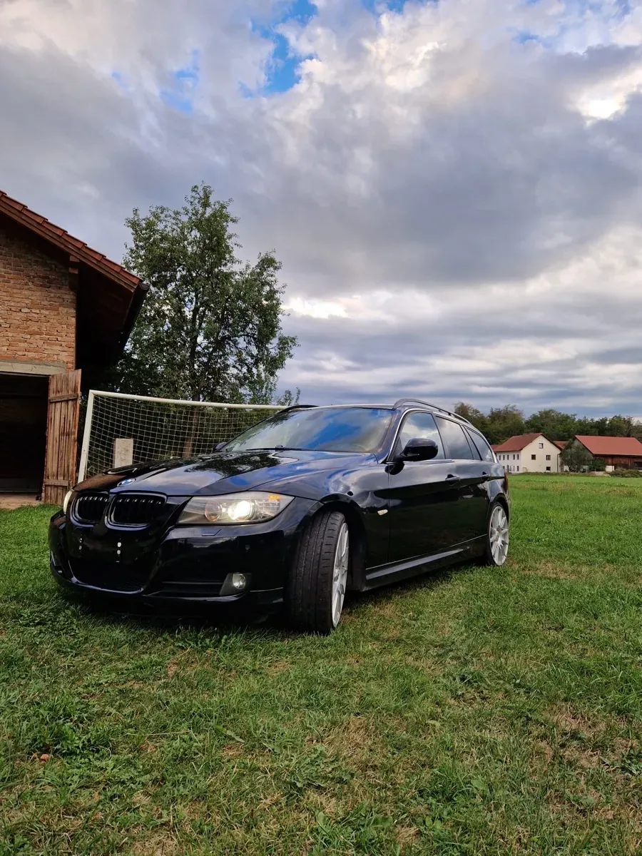 BMW 3 Series 2009 photo 3