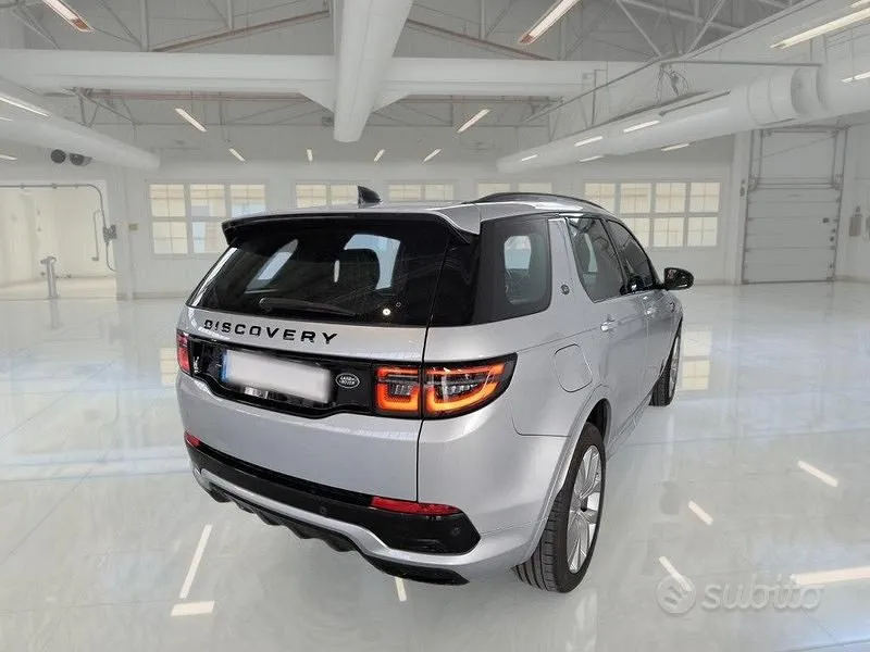 Land Rover Discovery Sport 2023 photo 4