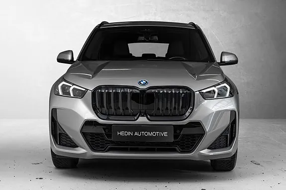 BMW Ix1 2023 photo 3