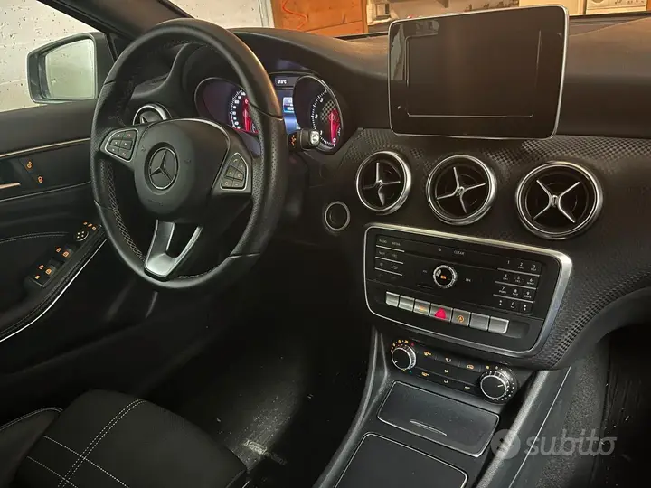 Mercedes-Benz A-Class 2017 photo 4