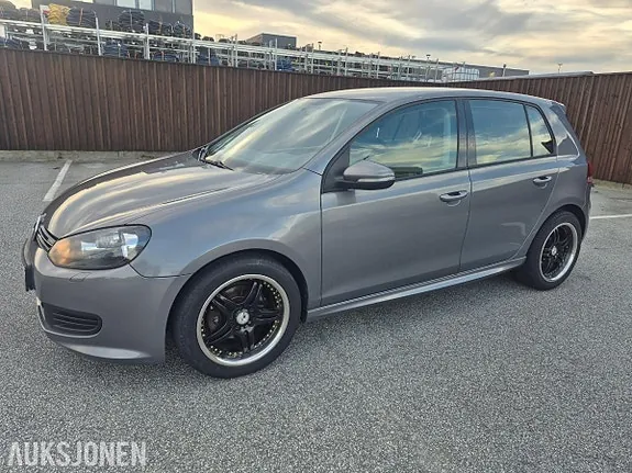 Volkswagen Golf 2011 photo 2