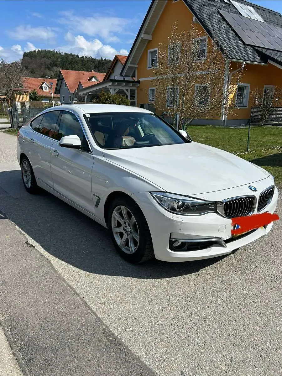 BMW 3 Series 2016 photo 2