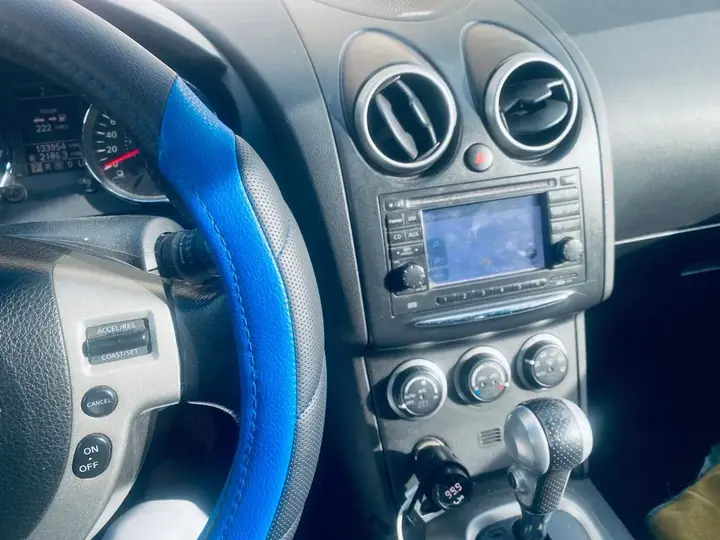 Nissan Rogue 2011 photo 4