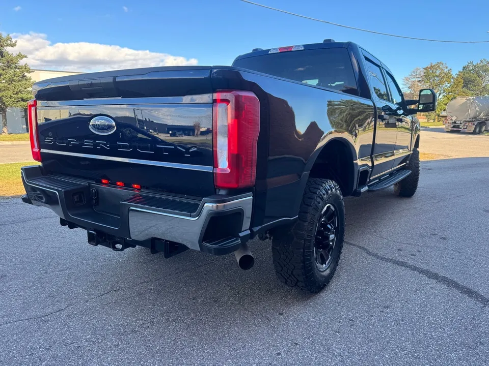 Ford F250 2025 photo 3