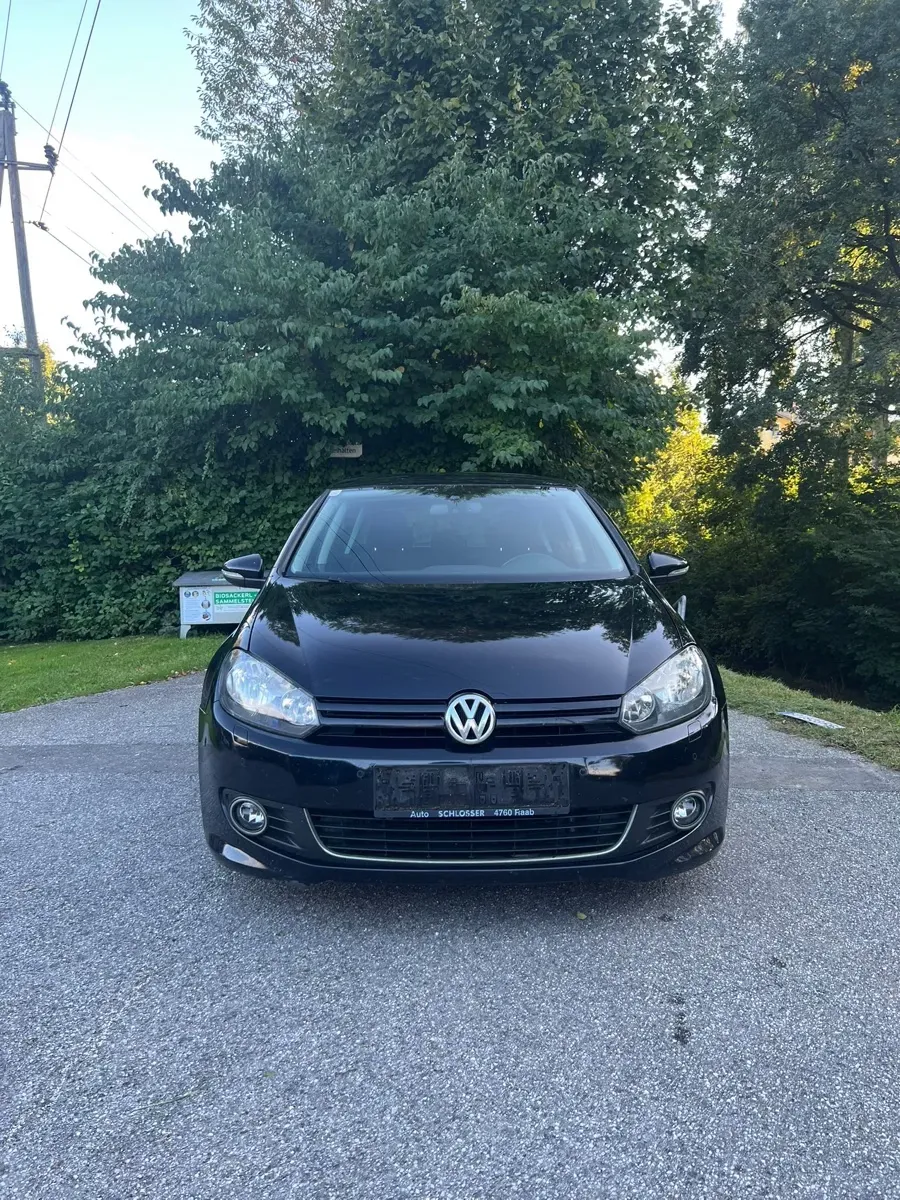 Volkswagen Golf 2011 photo 2