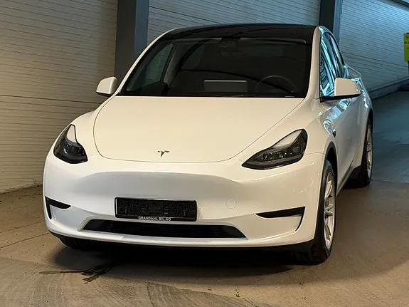 Tesla Model Y 2023 photo 3