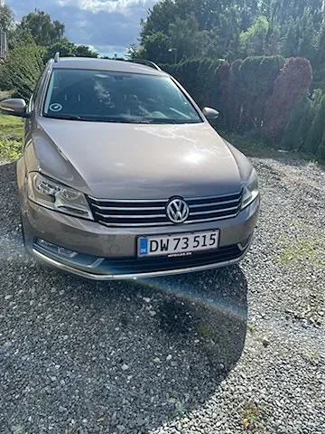 Volkswagen Passat 2011 photo 2